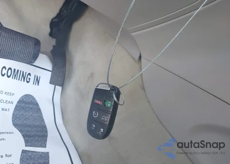 2014 Jeep Grand Cherokee Overland z USA, uszkodzony, nr VIN 1C4RJECT5EC124004